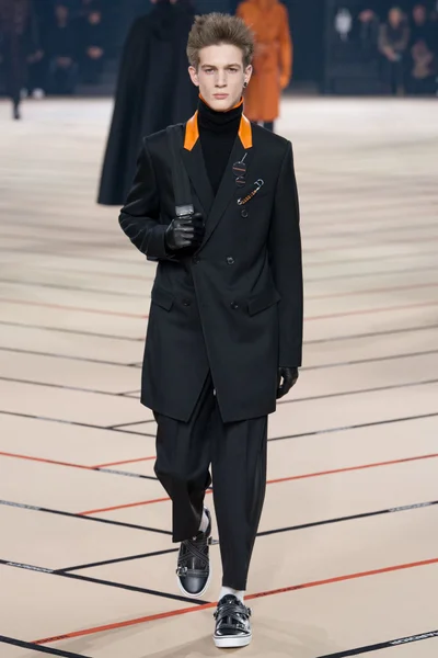 Look 39